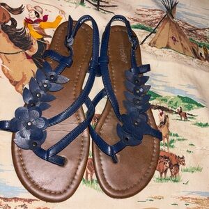 Barely Worn Blue Nicole Thong Sandals with Flower accents Size 7M